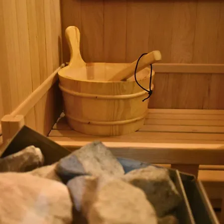 Hébergement insolite avec jacuzzi privatif Millau-3